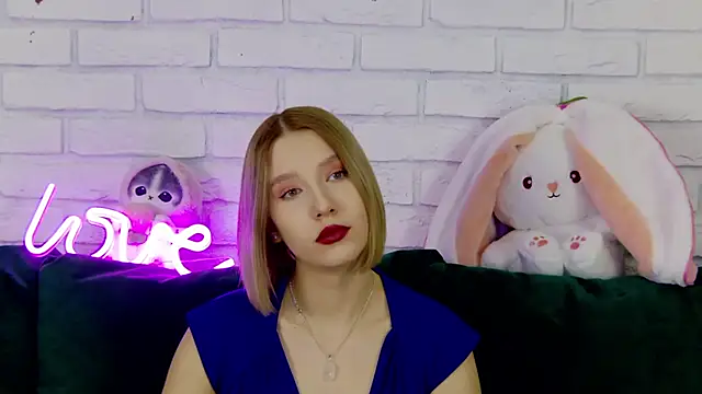 LiliLinn online show from March 2025 05:08:01 AM