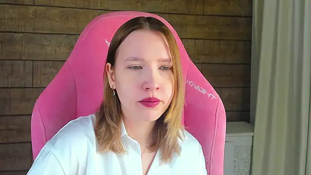 LiliLinn online show from March 2026 04:45:01 AM