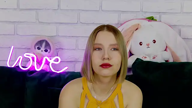 LiliLinn online show from March 2025 04:45:01 AM