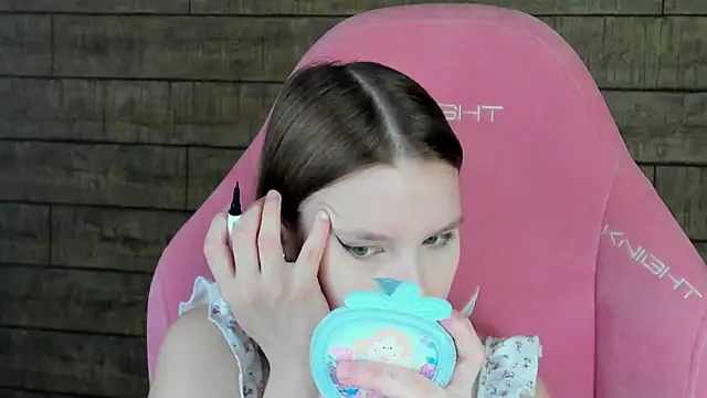 LiliLinn online show from May 2026 04:29:02 AM