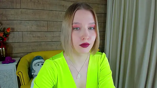 LiliLinn online show from February 2025 07:34:02 AM