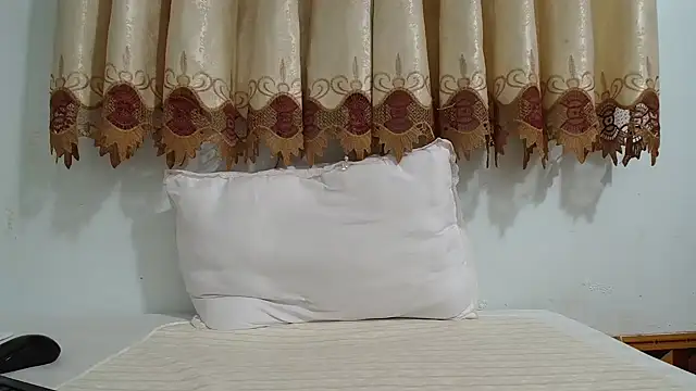 Snapshot of Mia-Tsuki- chatting on March 2025 03:33:02 AM Mia-Tsuki- online show from March 2025 03:33:02 AM