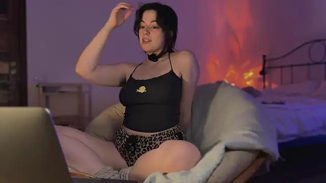 OohBunny online show from March 2026 04:45:01 PM