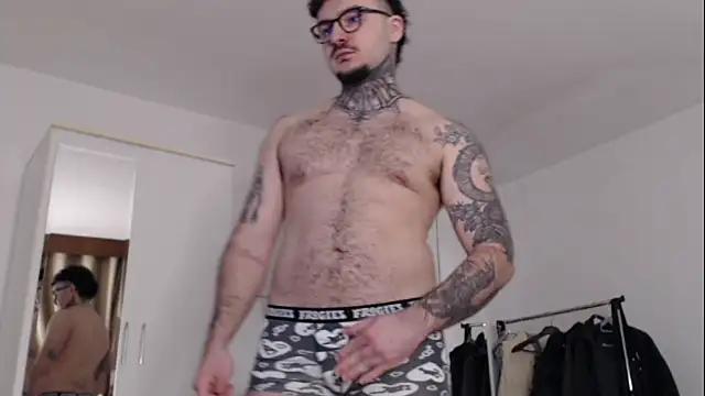 Snapshot of TattedCurls chatting on December 2025 12:20:02 PM TattedCurls online show from December 2025 12:20:02 PM