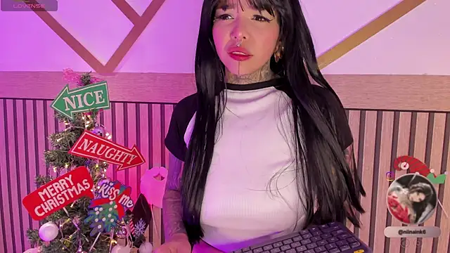 Snapshot of NinaInk chatting on December 2025 02:28:02 PM NinaInk online show from December 2025 02:28:02 PM