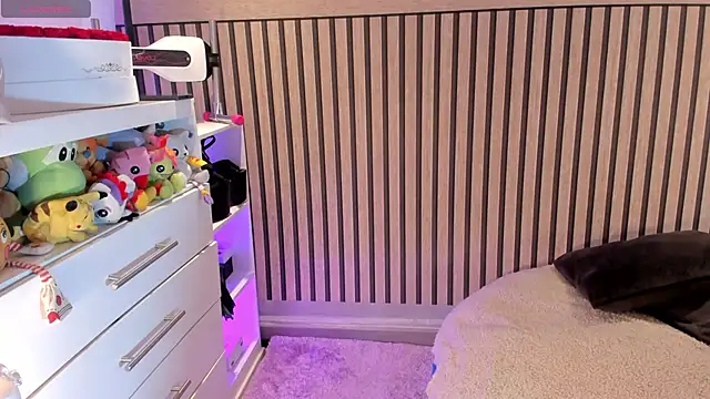 Snapshot of NinaInk chatting on February 2026 10:45:02 AM NinaInk online show from February 2026 10:45:02 AM