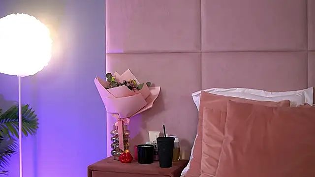 AlmaLuv online show from February 2026 04:56:02 AM