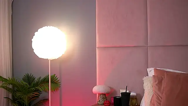 AlmaLuv online show from February 2026 05:07:01 AM