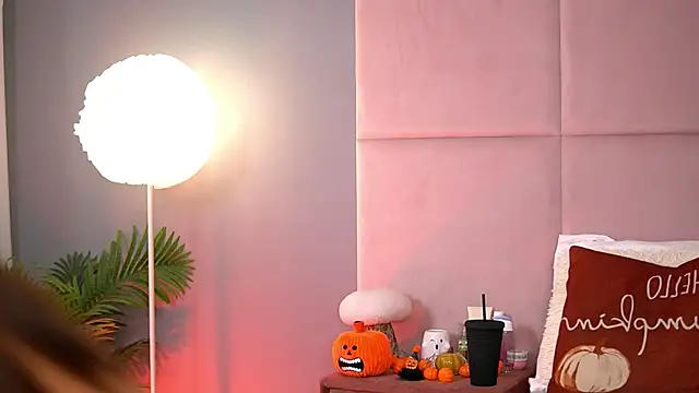 AlmaLuv online show from November 2025 04:55:01 AM