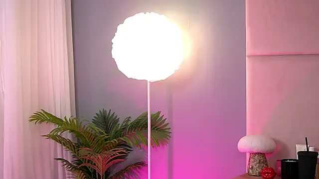 AlmaLuv online show from February 2026 04:42:01 AM