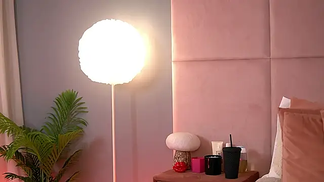 AlmaLuv online show from April 2026 03:57:01 AM