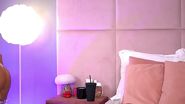 AlmaLuv online show from January 2026 05:11:01 AM