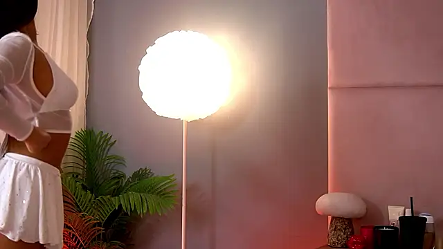 AlmaLuv online show from March 2026 04:06:02 AM