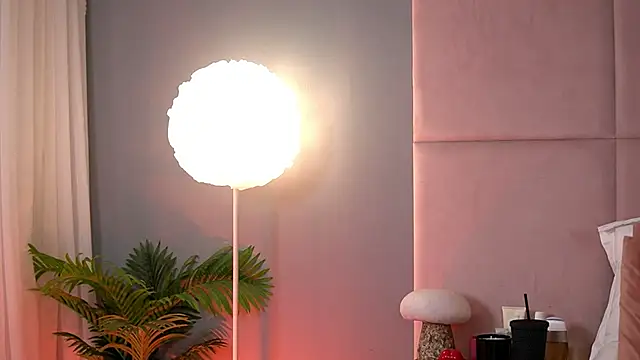 AlmaLuv online show from March 2026 04:35:02 AM