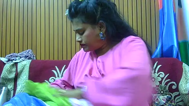 Snapshot of sexy_roma chatting on November 2025 05:40:01 PM sexy roma online show from November 2025 05:40:01 PM