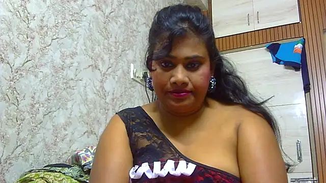 Snapshot of sexy_roma chatting on November 2025 11:25:01 AM sexy roma online show from November 2025 11:25:01 AM