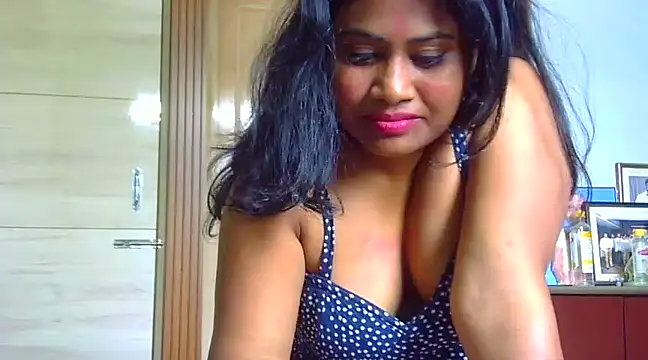 Snapshot of sexy_roma chatting on March 2025 07:04:02 AM sexy roma online show from March 2025 07:04:02 AM