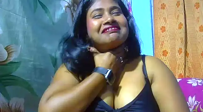 Snapshot of sexy_roma chatting on February 2025 06:37:02 PM sexy roma online show from February 2025 06:37:02 PM