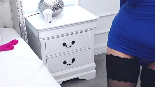 KiaraDevlynn online show from December 2024 05:08:01 PM