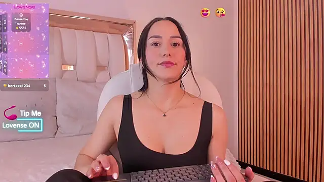 hazel ross tcw online show from October 2025 01:58:02 PM