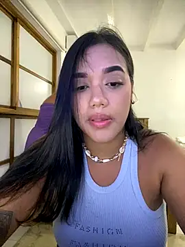 Snapshot of ElaEndez_ chatting on October 2025 10:32:02 PM ElaEndez online show from October 2025 10:32:02 PM