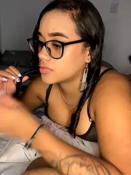 Snapshot of ElaEndez_ chatting on October 2025 01:17:02 AM ElaEndez online show from October 2025 01:17:02 AM