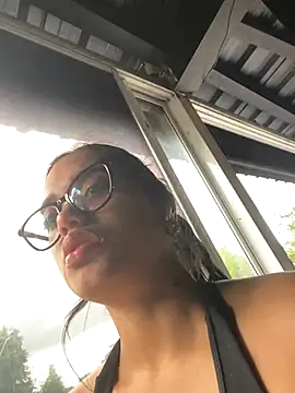 Snapshot of ElaEndez_ chatting on October 2025 08:32:02 PM ElaEndez online show from October 2025 08:32:02 PM