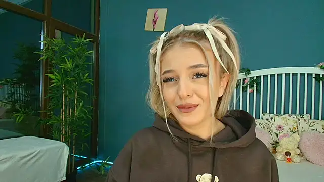 Snapshot of AlicePirs chatting on October 2025 04:22:02 AM AlicePirs online show from October 2025 04:22:02 AM