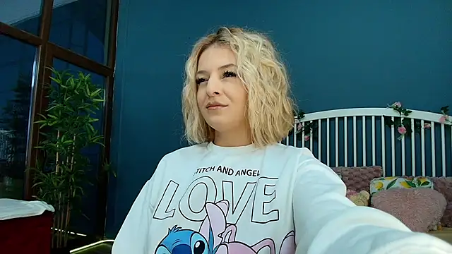 Snapshot of AlicePirs chatting on November 2025 05:12:02 AM AlicePirs online show from November 2025 05:12:02 AM