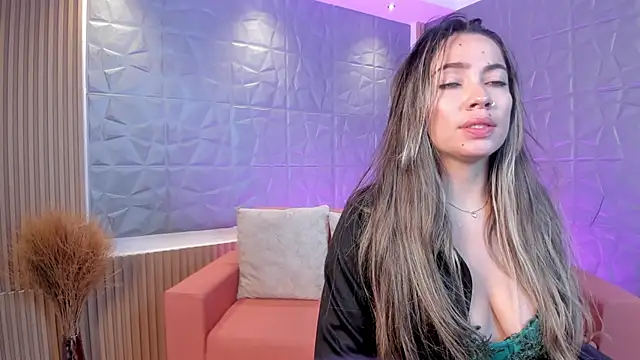 Snapshot of Alessia_Taylorr chatting on February 2025 12:16:01 PM Alessia Taylorr online show from February 2025 12:16:01 PM