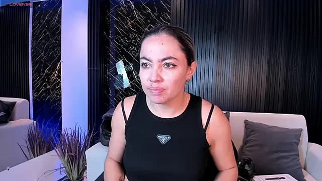 Snapshot of Alessia_Taylorr chatting on October 2025 11:56:01 AM Alessia Taylorr online show from October 2025 11:56:01 AM