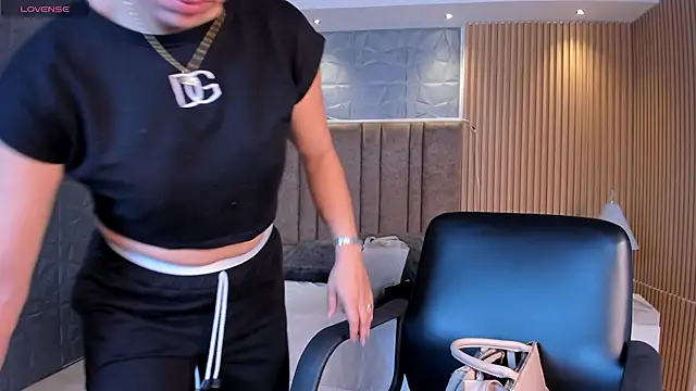 Alessia Taylorr online show from November 2025 12:09:01 PM