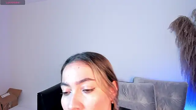 Alessia Taylorr online show from December 2025 11:45:01 AM