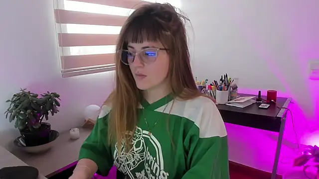 Snapshot of tekila__ chatting on April 2026 10:21:02 PM tekila online show from April 2026 10:21:02 PM