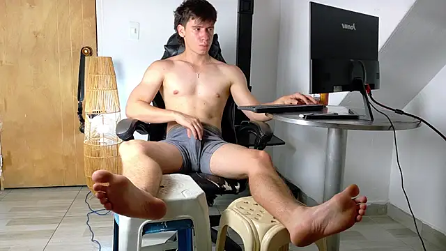 Snapshot of harry_greg21 chatting on June 2026 12:49:01 AM harry greg21 online show from June 2026 12:49:01 AM