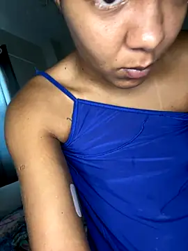 Indiazinhax online show from November 2025 01:00:02 PM