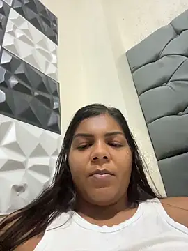 Indiazinhax online show from May 2026 11:15:01 PM