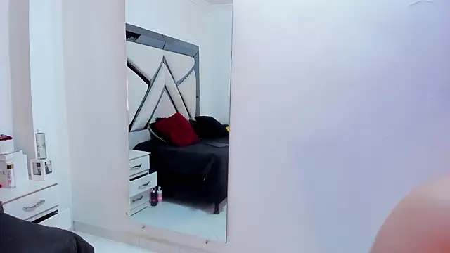 katherineFostel online show from February 2026 08:15:01 PM