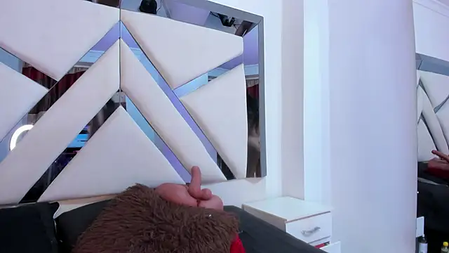 katherineFostel online show from April 2026 04:52:01 PM