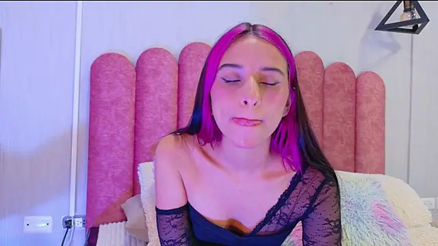 MeganBakerr  online show from October 2025 12:59:01 PM