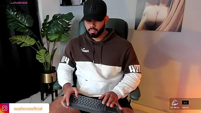 noah crux online show from December 2025 09:01:02 PM