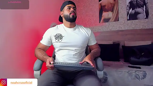 noah crux online show from October 2025 12:17:02 PM