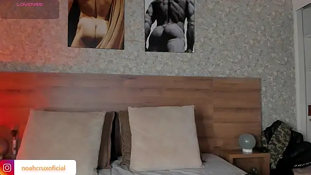 noah crux online show from September 2025 08:04:02 PM