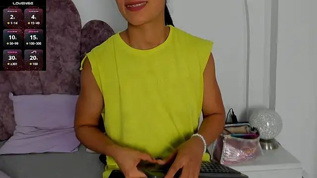 Snapshot of Valeria_Fitness chatting on November 2025 10:41:02 AM Valeria Fitness online show from November 2025 10:41:02 AM