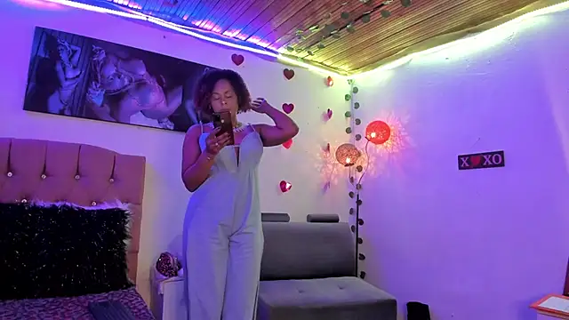 Snapshot of Camille_rose_ chatting on March 2025 03:27:01 PM Camille rose online show from March 2025 03:27:01 PM