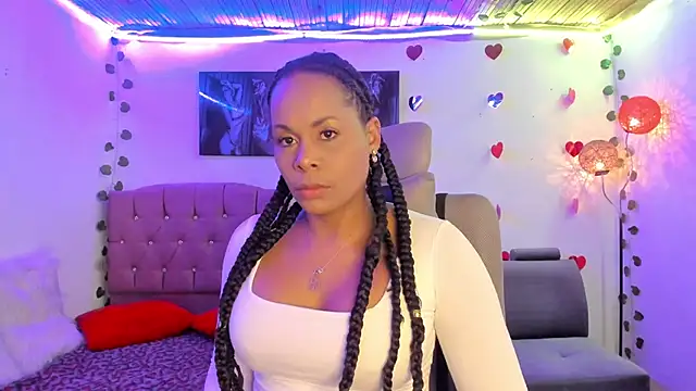 Snapshot of Camille_rose_ chatting on February 2025 01:57:01 AM Camille rose online show from February 2025 01:57:01 AM