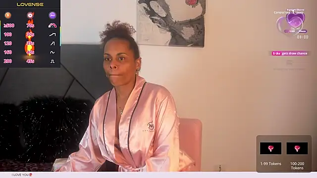 Snapshot of Camille_rose_ chatting on October 2025 04:19:02 PM Camille rose online show from October 2025 04:19:02 PM