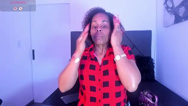 Snapshot of Camille_rose_ chatting on September 2025 04:51:01 PM Camille rose online show from September 2025 04:51:01 PM