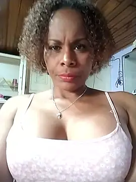 Snapshot of Camille_rose_ chatting on November 2025 05:06:02 PM Camille rose online show from November 2025 05:06:02 PM