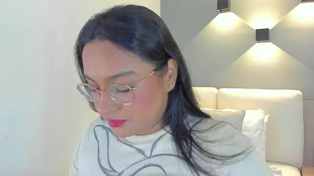 ellamontoya online show from September 2025 10:58:01 AM